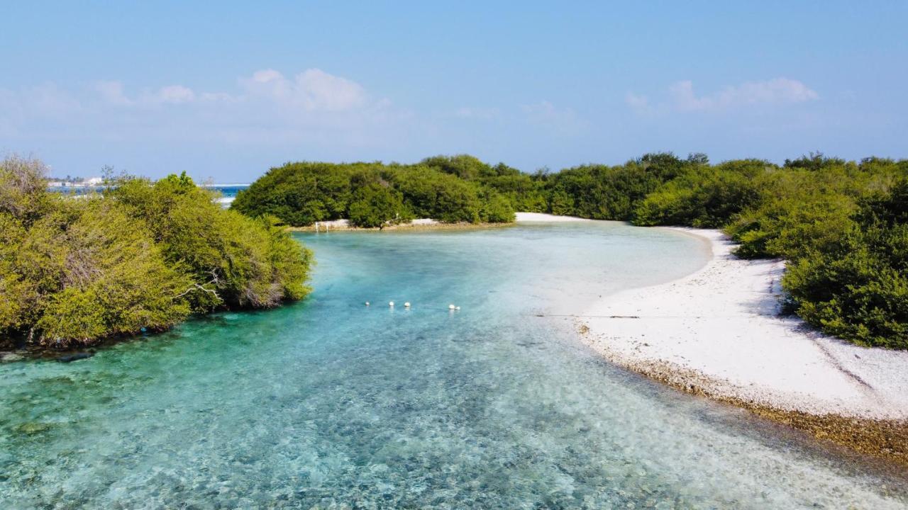 Iru Maldives Hotel Thulusdhoo Exterior photo